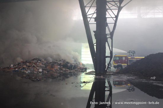 B- Brand Gebäude Groß - Feuerwehr Brandenburg