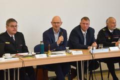 Tagungsraum mit OB und BG