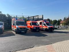 3 Fahrzeuge der Feuerwehr. ELW, KTW und RTW