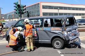 Verkehrsunfall mit Kleinbus