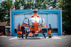 RTH vor dem Hangar