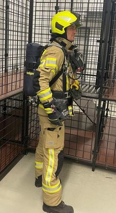 Feuerwehrmann in Schutzkleidung