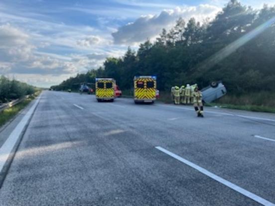 Rettungswagen am Transporter