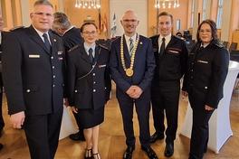 Gruppenbild mit dem Oberbürgermeister der Stadt Brandenburg an der Havel
