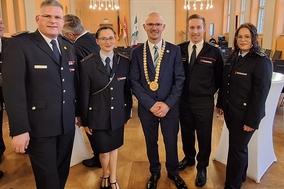 Gruppenbild mit dem Oberbürgermeister der Stadt Brandenburg an der Havel