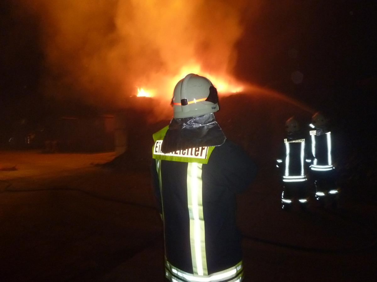 Brand GebäudeGroß Feuerwehr Brandenburg