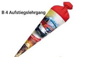 Schultüte und Schriftzug viel Erfolg sowie ein Kleeblatt