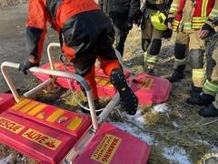Feuerwehrmann und Eisretter