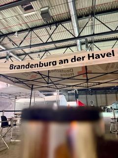 Schriftzug Brandenburg an der Havel auf einem Zelt