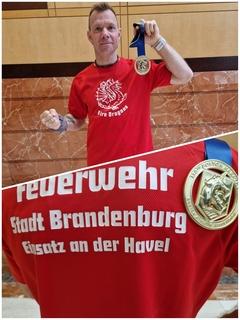 Collage vom Kollegen mit Medaille