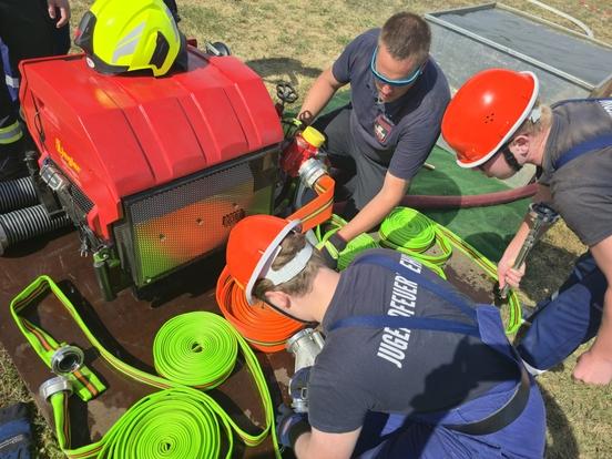 Generator mit Kindern davor