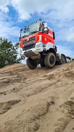 HFS im Sand. Testfahrt im Gelände.