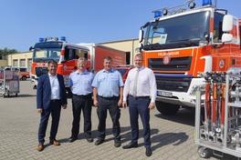 Gruppenbild vor dem Wasserförderzug