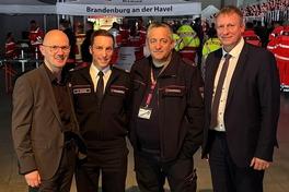 Gruppenbild mit dem OB, BG, Leiter der Feuerwehr und dem Wehrführer der FF