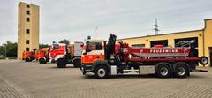 Alle Fahrzeuge im Innenhof der Feuerwehr aufgestellt