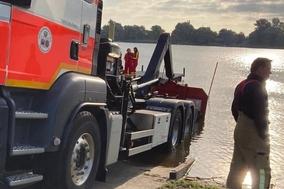 H: Person-im-Wasser/Eis