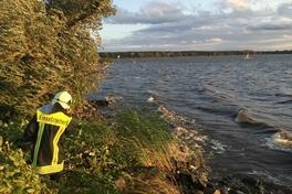 Manövrierunfähiges Segelboot auf dem Breitlingsee