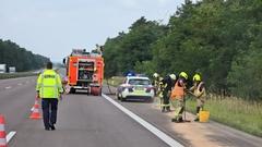 Autobahn mit Polizei und Feuerwehr