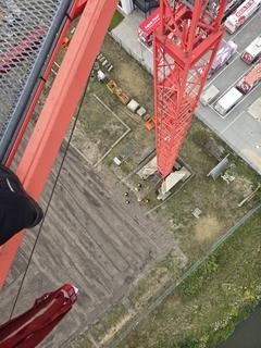 Blick von ganz oben nach ganz unten