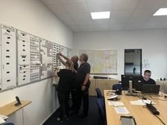 Mitarbeiter in der technischen Einsatzleitung