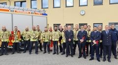 Aufstellung der Kollegen im Innenhof