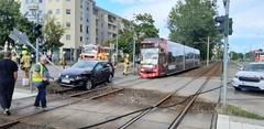 Unfall Tram und PKW